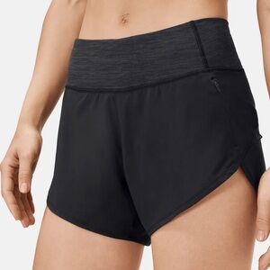 NWT Outdoor Voices Hudson 4in Short